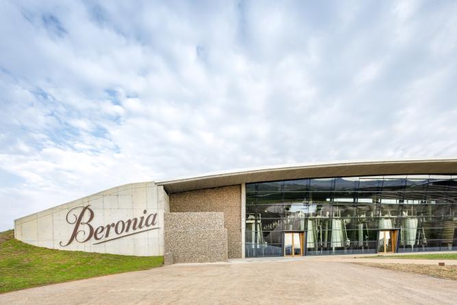 Bodegas beronia forma parte del Fondo Europeo Agrícola de Desarrollo Rural (FEADER)