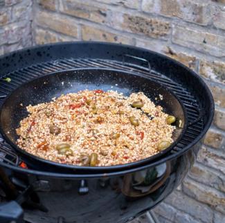 BBQ Artichoke heart, olive and green bean paella 