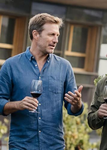 Visita Singular: Degustación de 4 vinos y picoteo